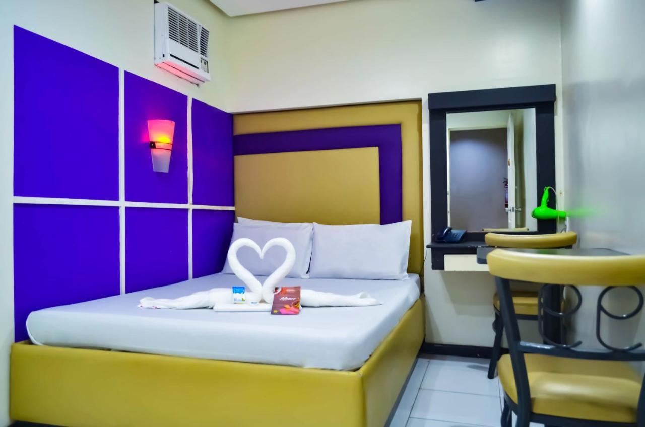 Hotel 99 Cubao Quezon City Exterior photo