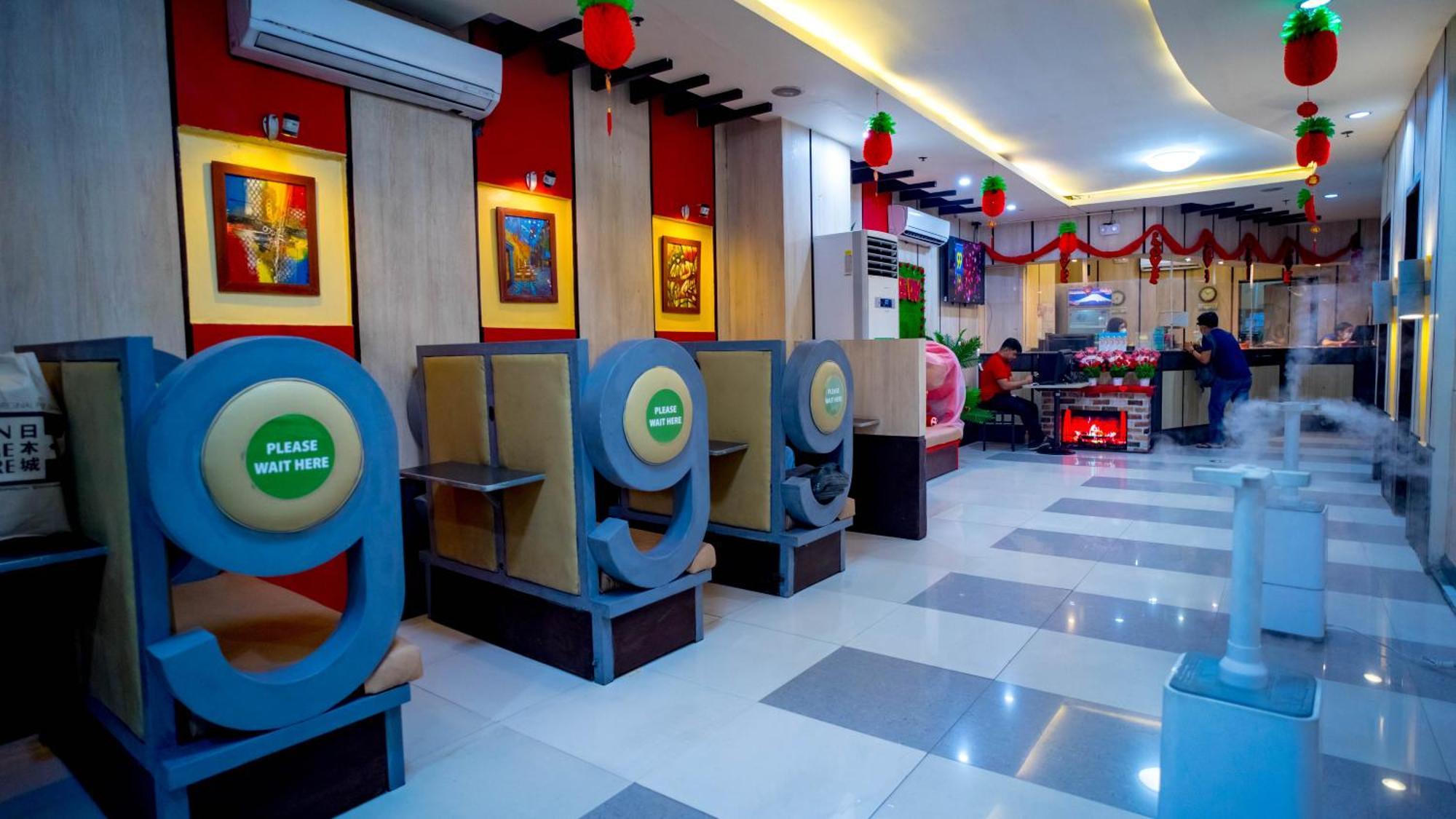 Hotel 99 Cubao Quezon City Exterior photo