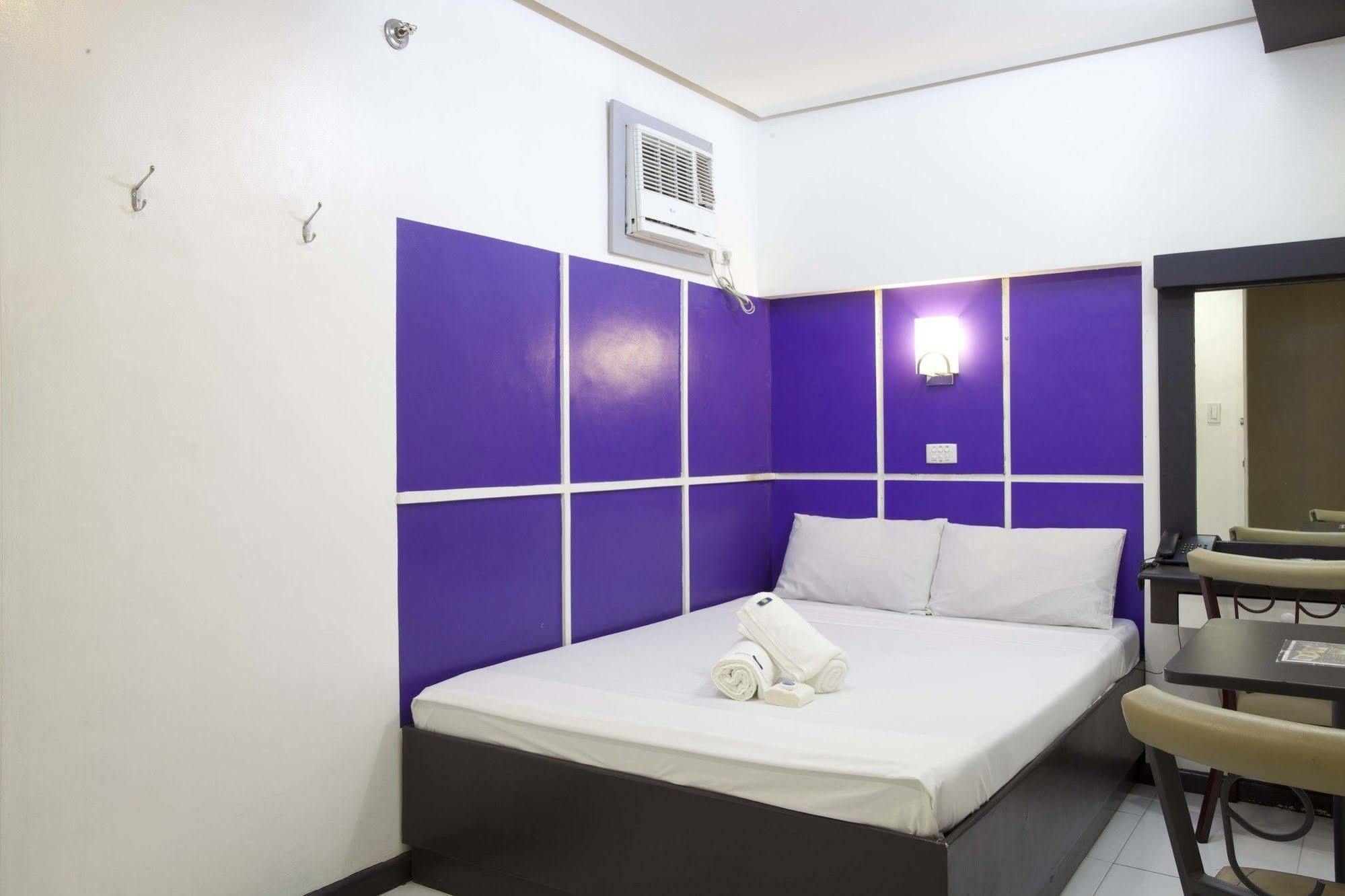 Hotel 99 Cubao Quezon City Exterior photo