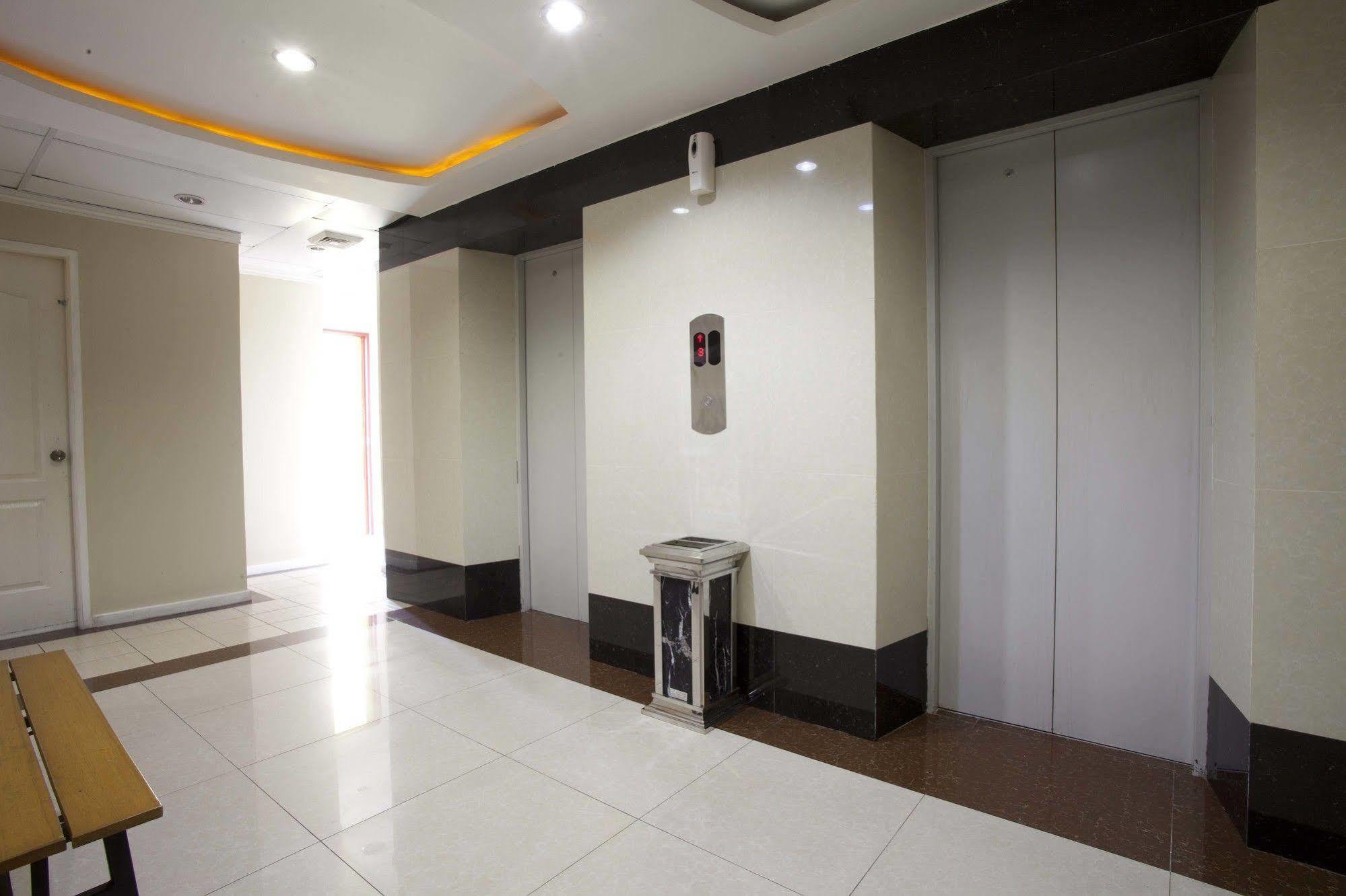 Hotel 99 Cubao Quezon City Exterior photo